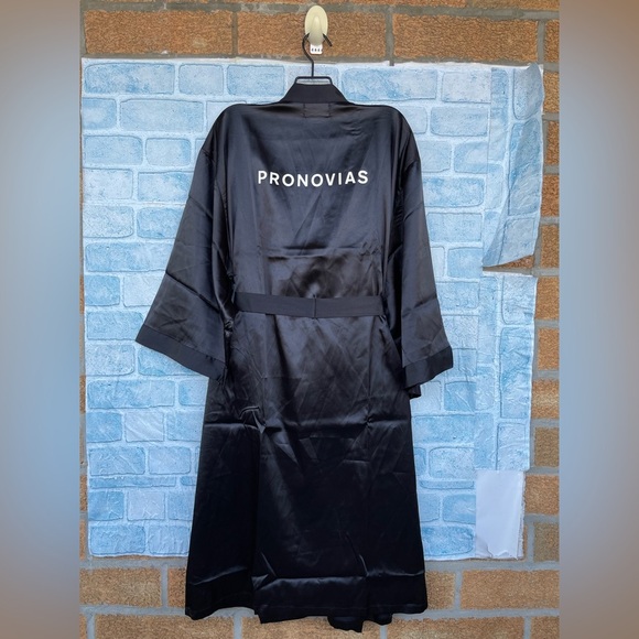 Pronovias Black Satin Robe one size - Picture 6 of 10
